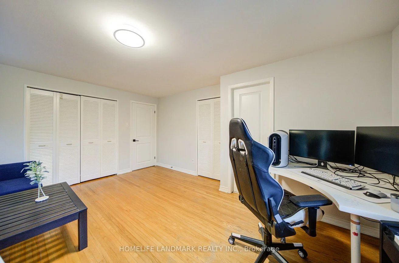 2532, Renzoni, Sheridan, Mississauga