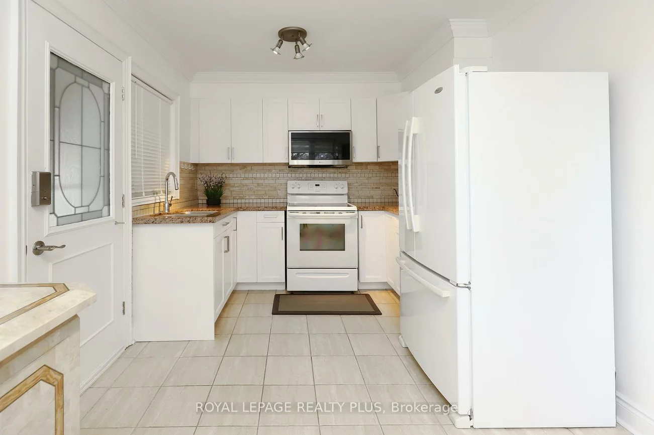 2694, Truscott, Clarkson, Mississauga