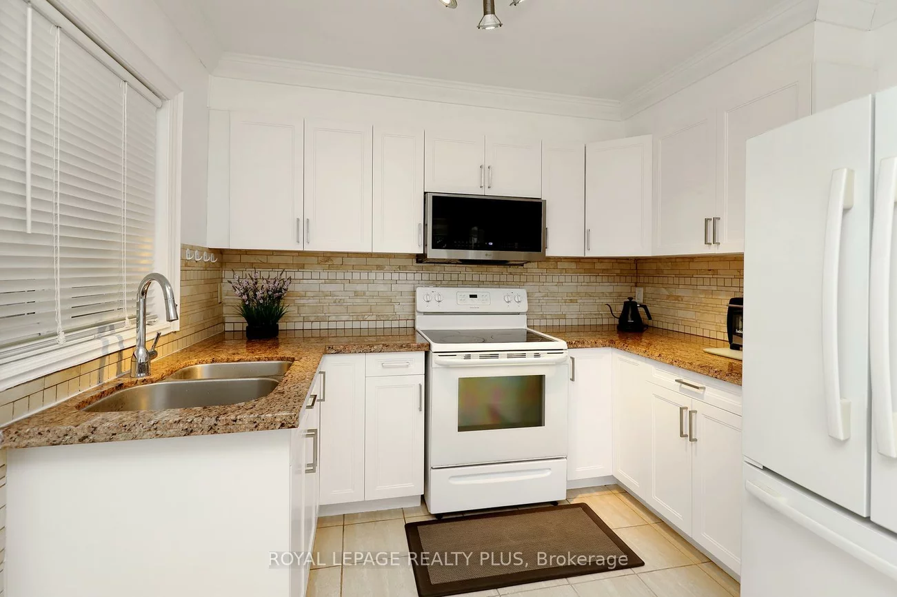2694, Truscott, Clarkson, Mississauga