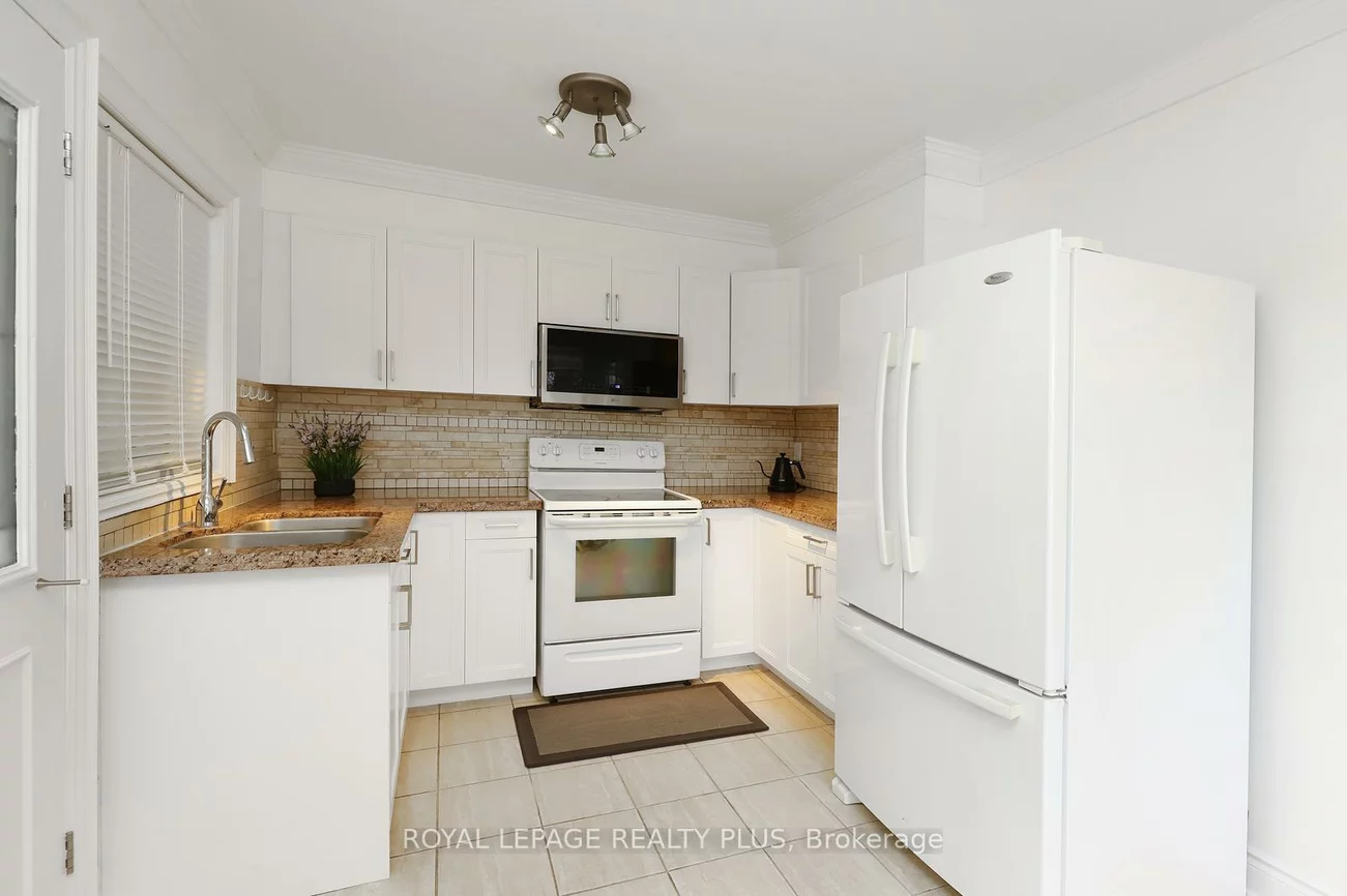 2694, Truscott, Clarkson, Mississauga