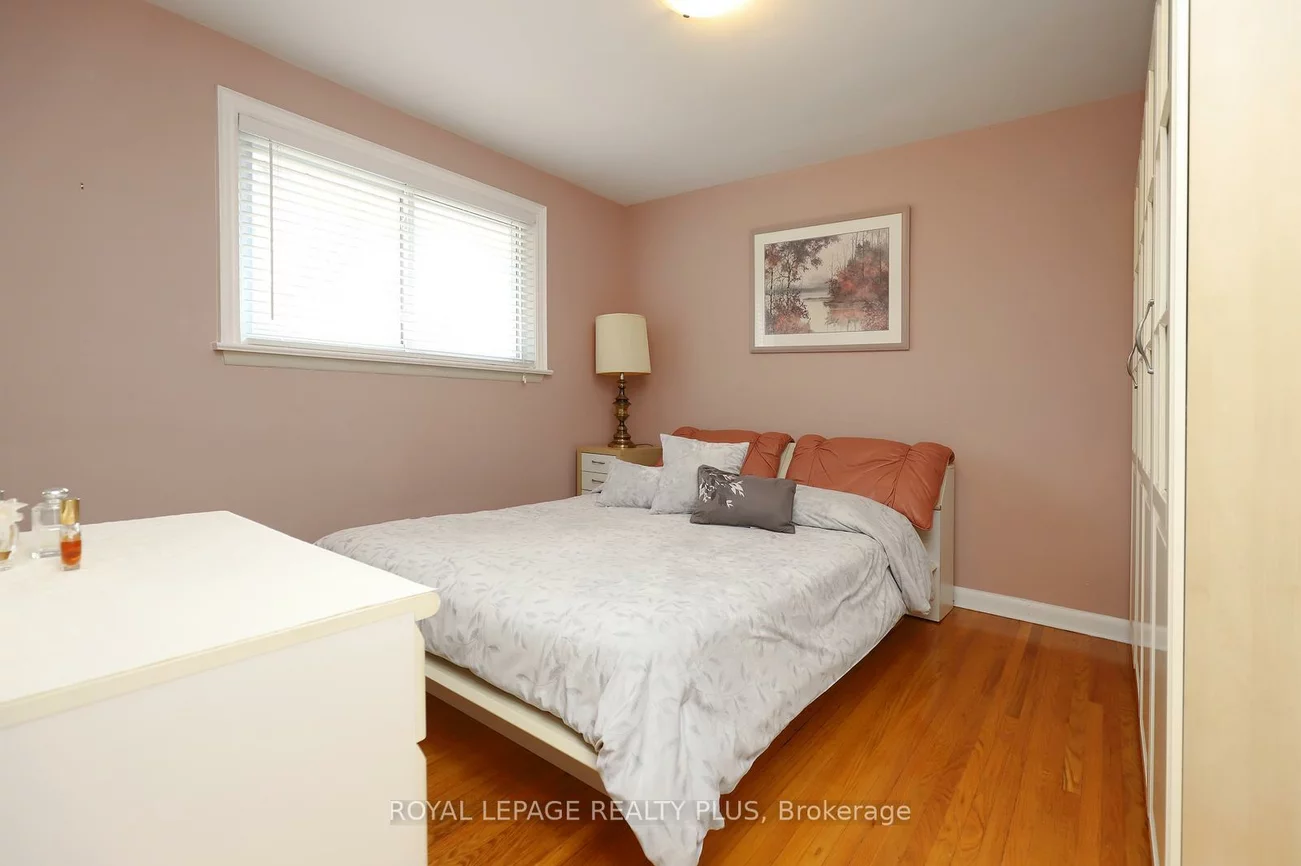 2694, Truscott, Clarkson, Mississauga