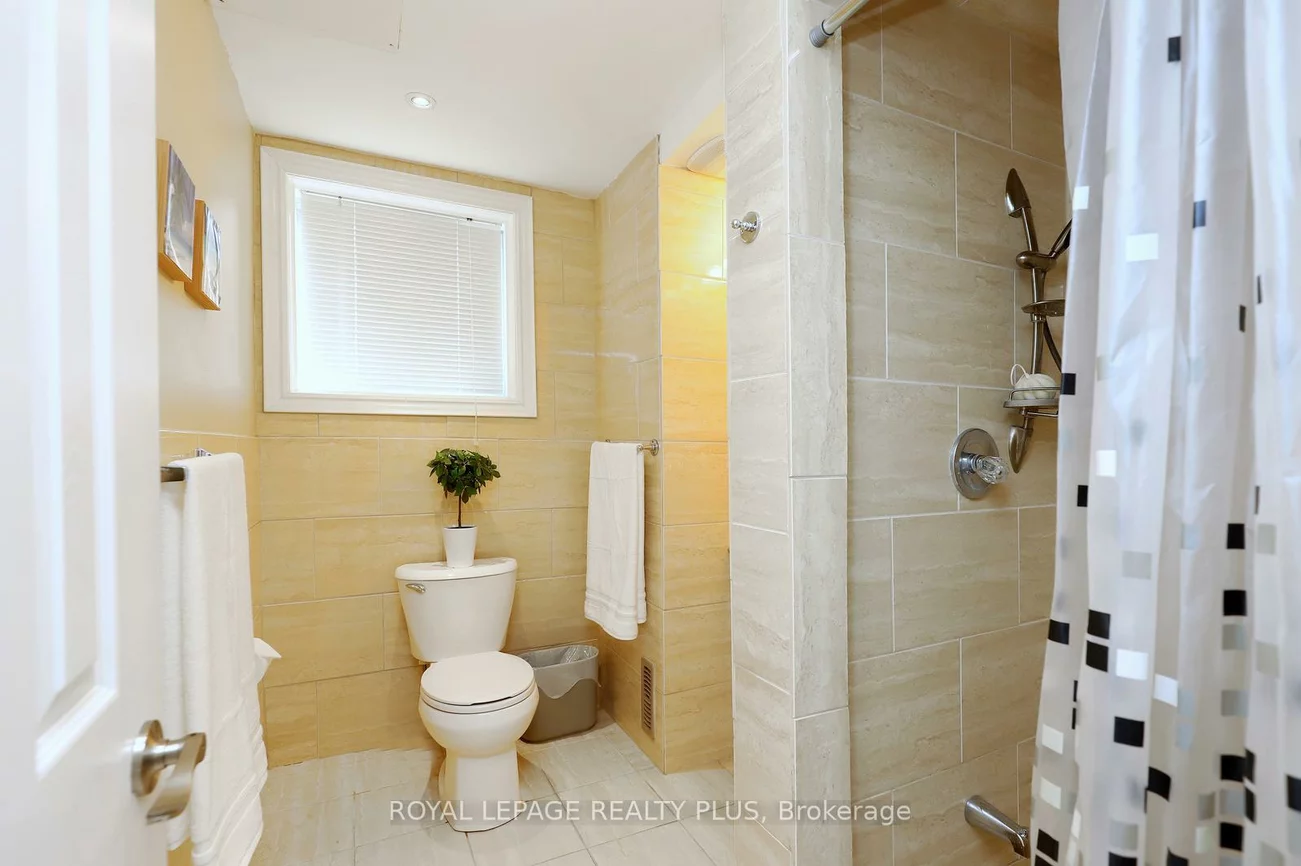 2694, Truscott, Clarkson, Mississauga
