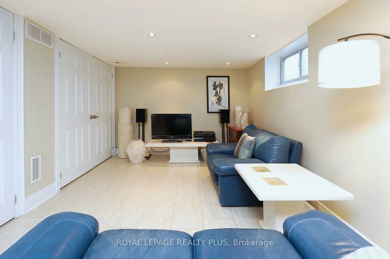 2694, Truscott, Clarkson, Mississauga