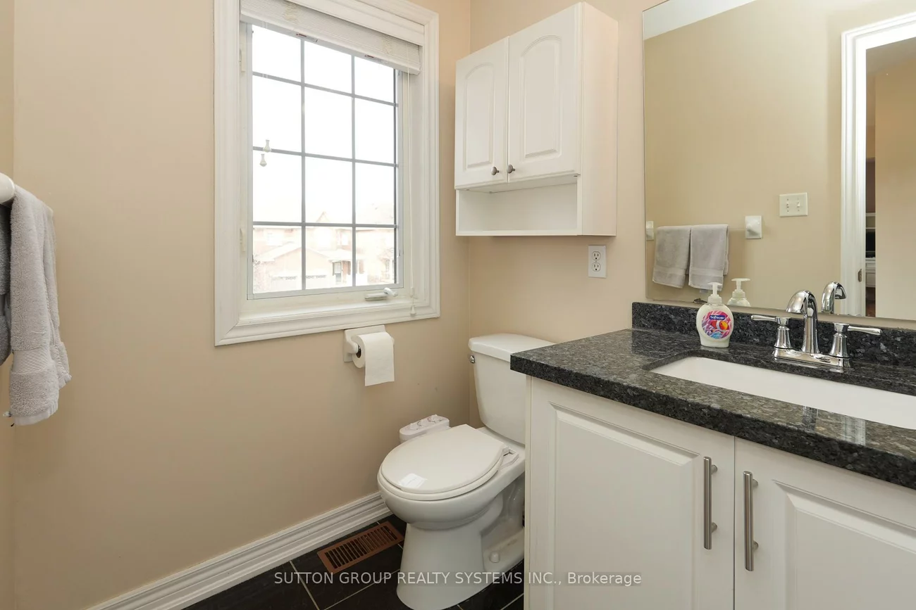 1382, Avon, Meadowvale Village, Mississauga