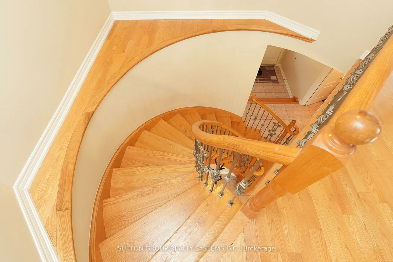 1382, Avon, Meadowvale Village, Mississauga