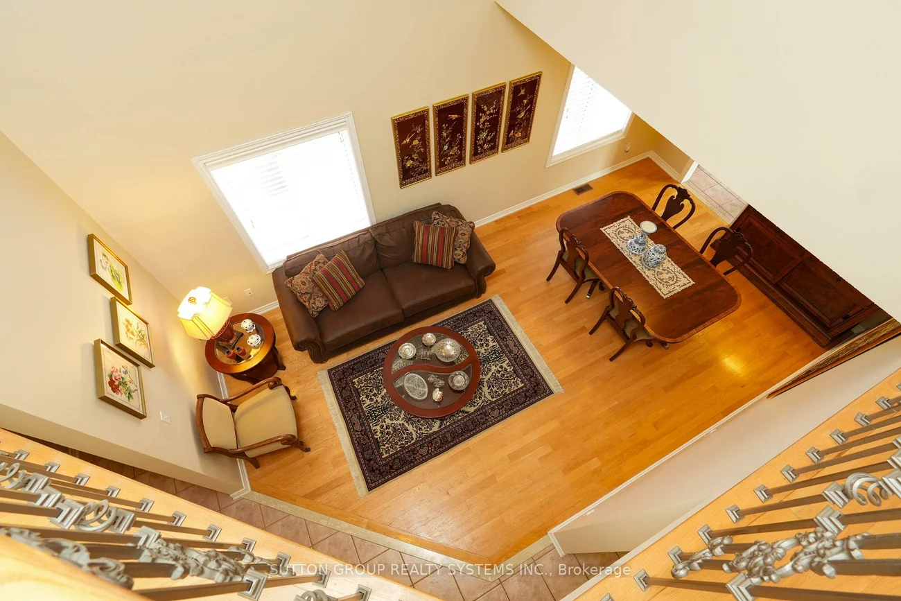 1382, Avon, Meadowvale Village, Mississauga