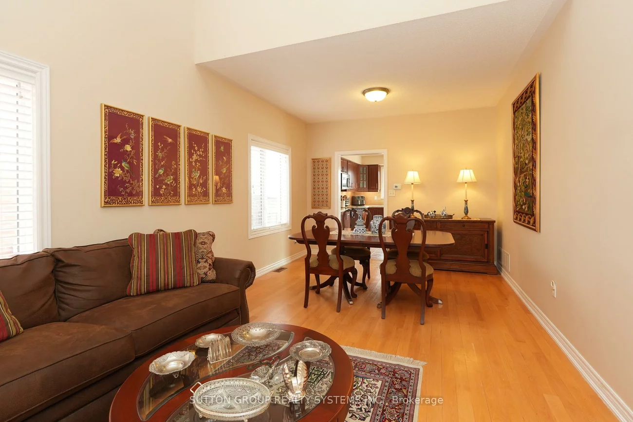 1382, Avon, Meadowvale Village, Mississauga