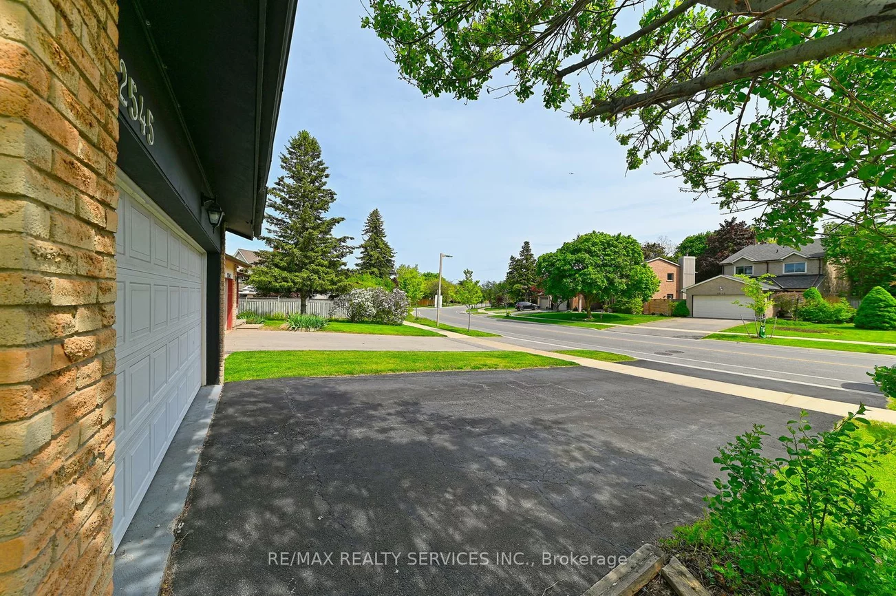 2545, Folkway, Erin Mills, Mississauga