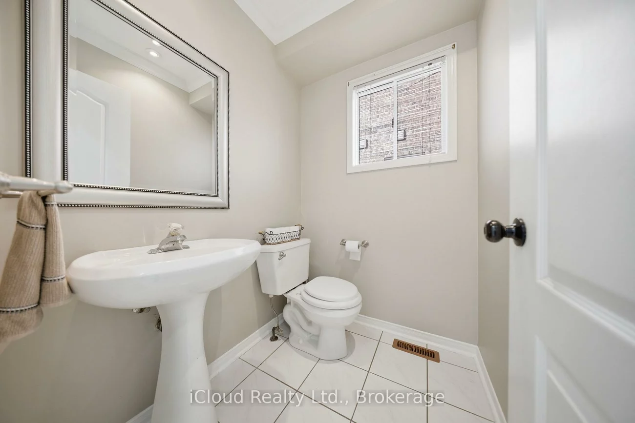 7389, Sandhurst, Lisgar, Mississauga
