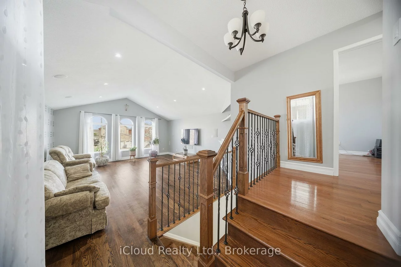 7389, Sandhurst, Lisgar, Mississauga