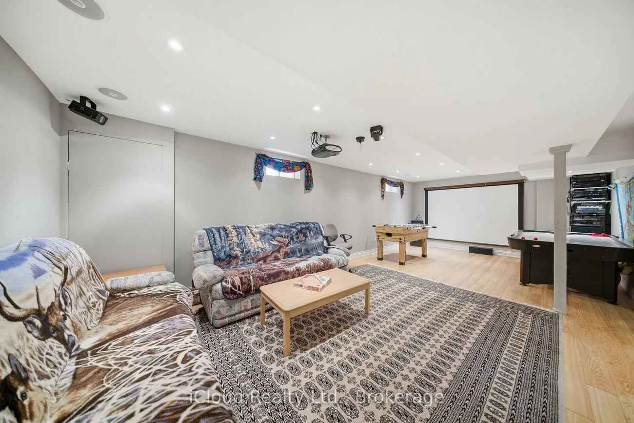 7389, Sandhurst, Lisgar, Mississauga