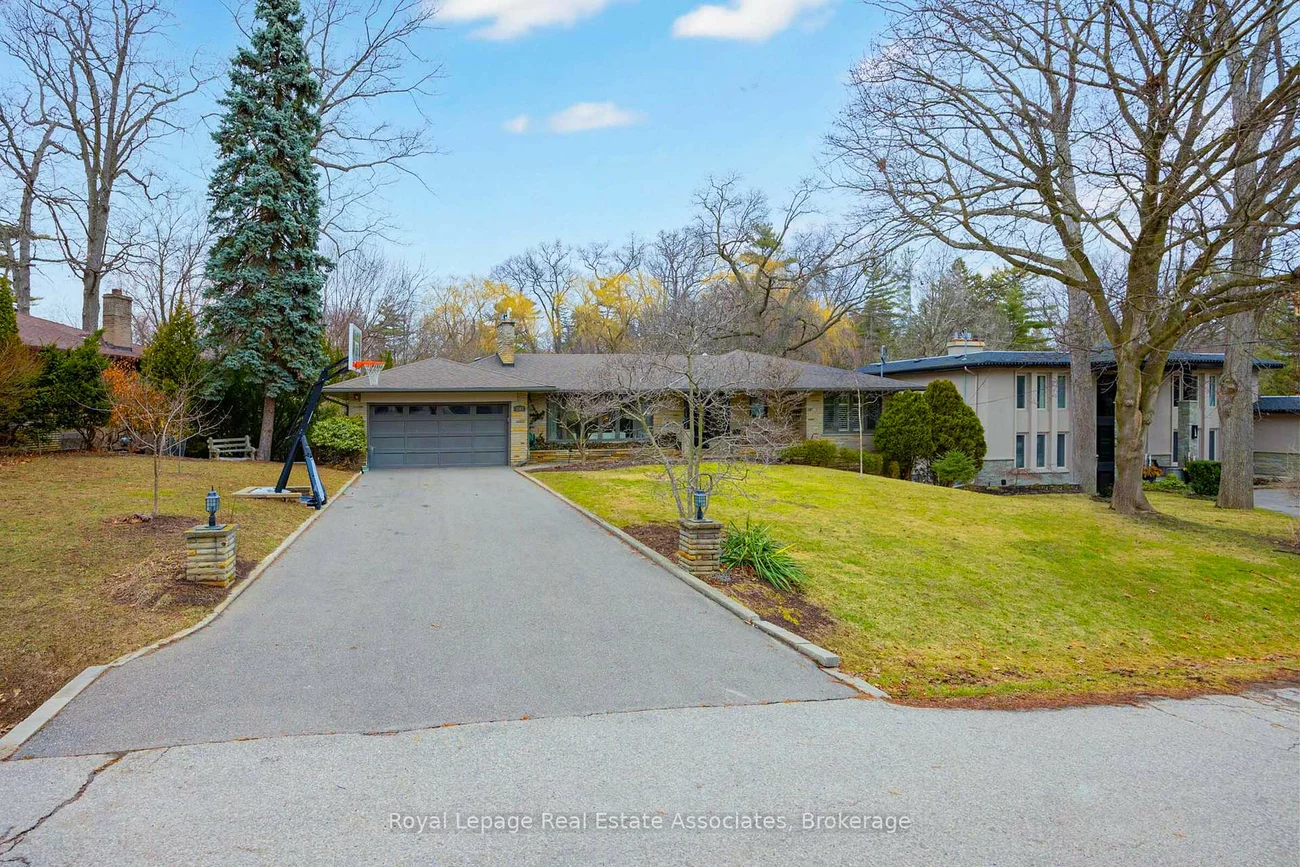 1561, Pinetree, Mineola, Mississauga