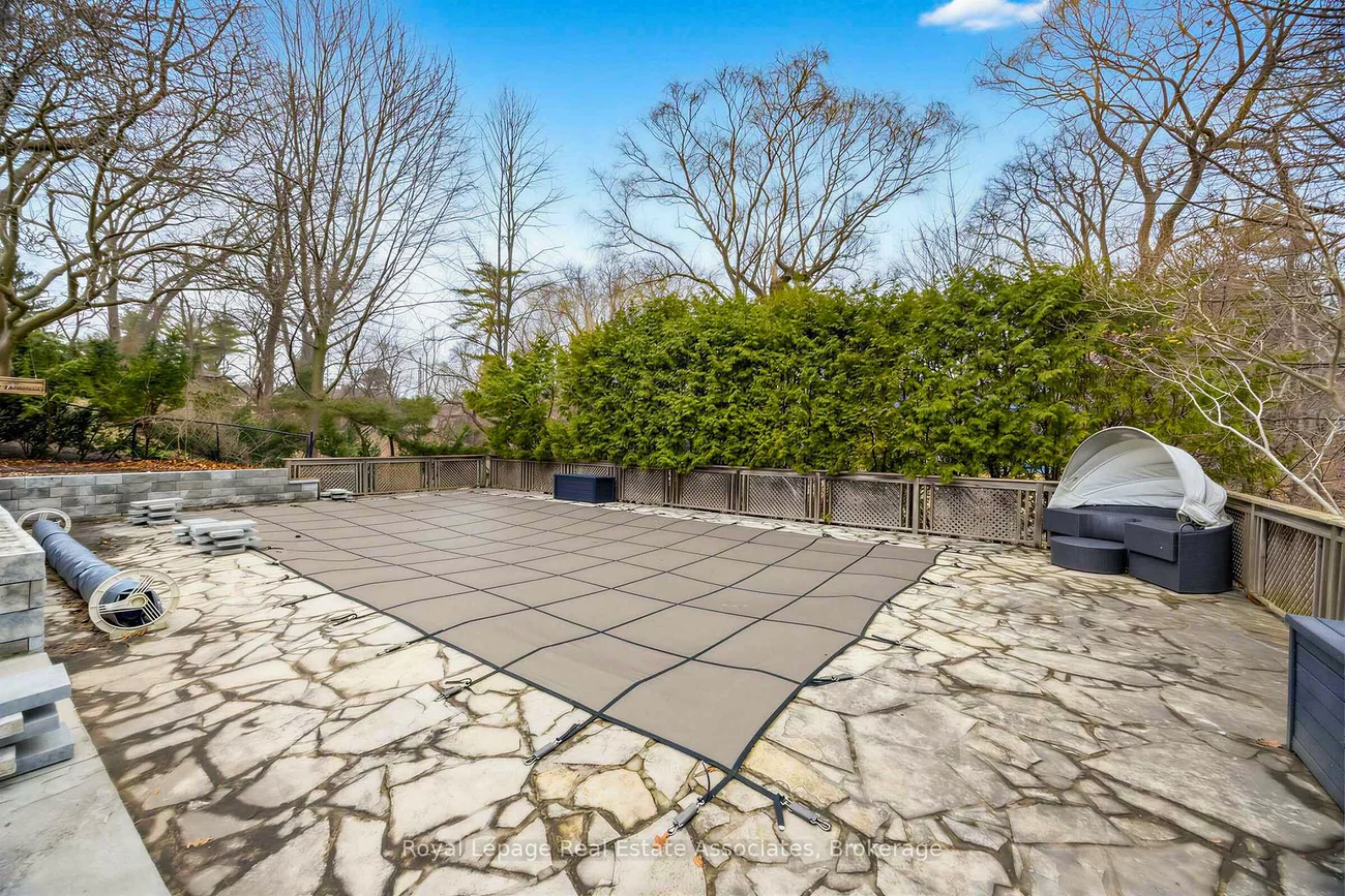 1561, Pinetree, Mineola, Mississauga