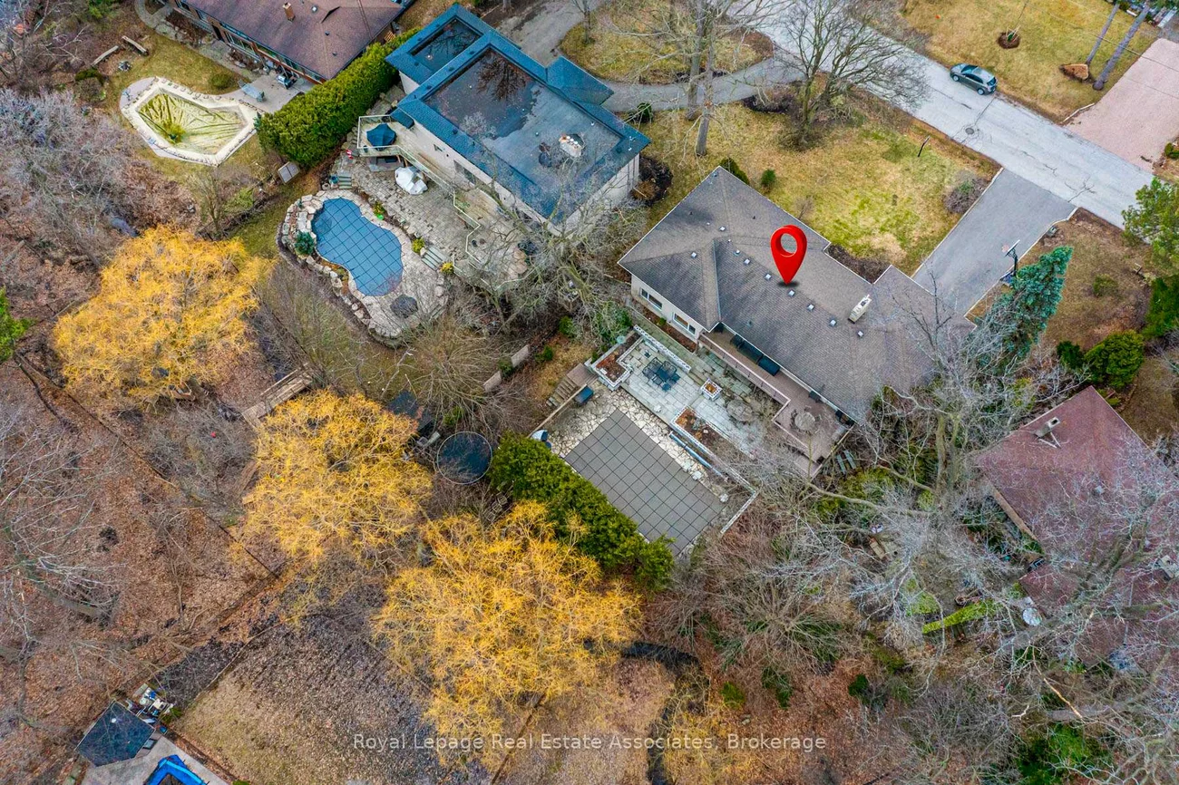 1561, Pinetree, Mineola, Mississauga