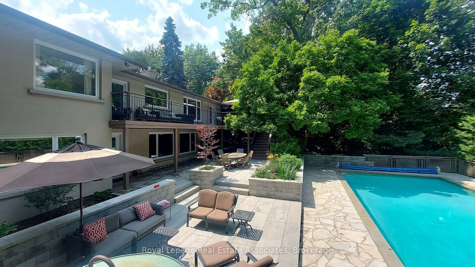 1561, Pinetree, Mineola, Mississauga