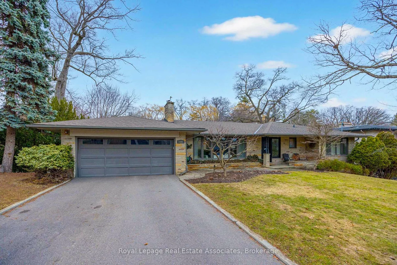 1561, Pinetree, Mineola, Mississauga
