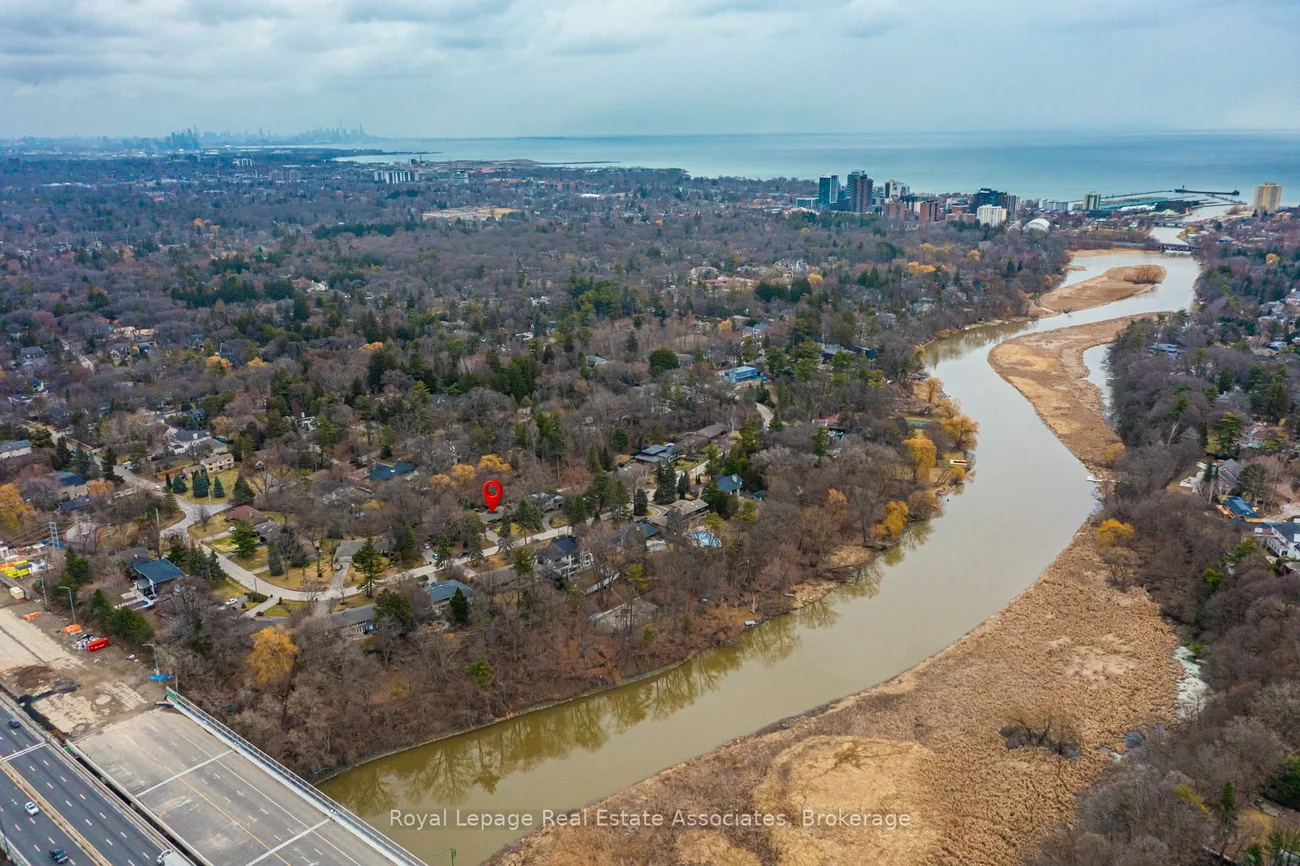 1561, Pinetree, Mineola, Mississauga