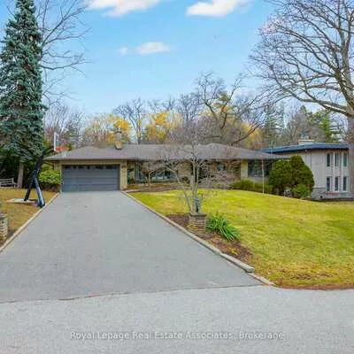 1561, Pinetree, Mineola, Mississauga
