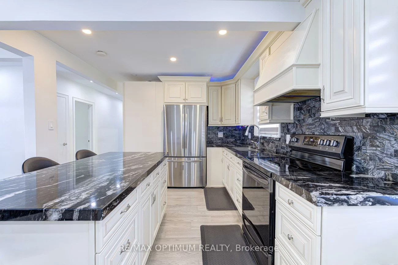 1747, Coram, Dixie, Mississauga