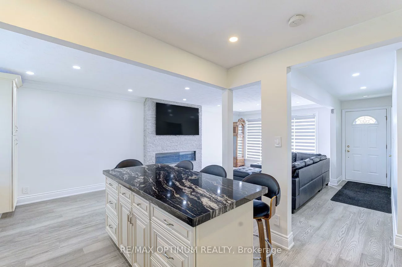 1747, Coram, Dixie, Mississauga