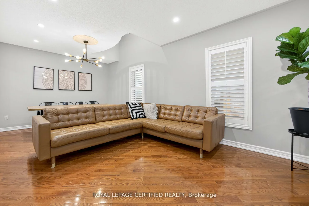 643, Garden, Meadowvale Village, Mississauga