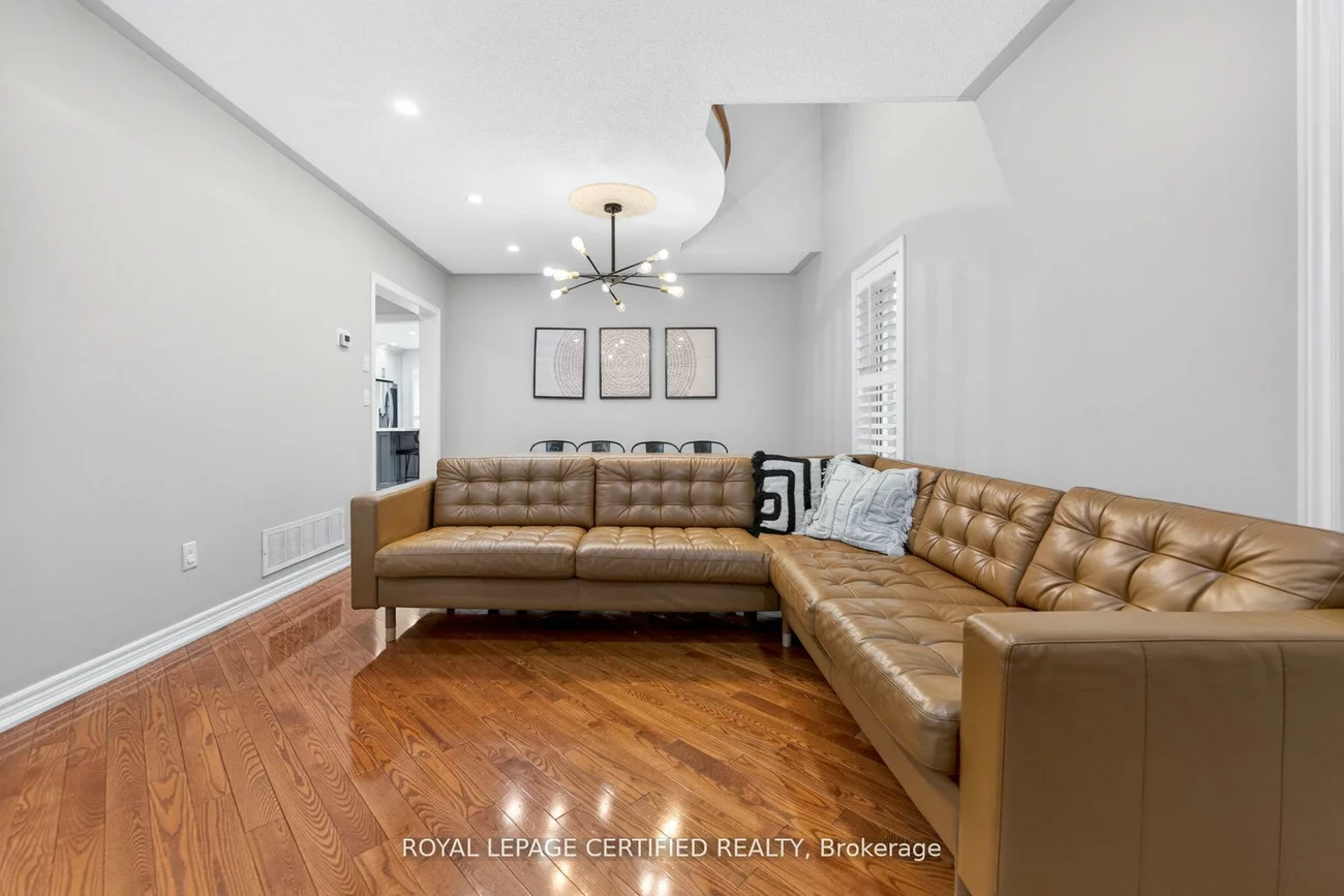 643, Garden, Meadowvale Village, Mississauga