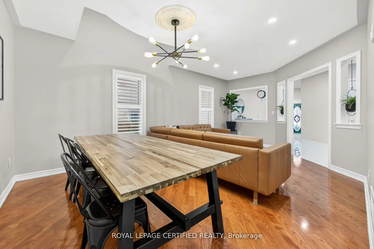 643, Garden, Meadowvale Village, Mississauga