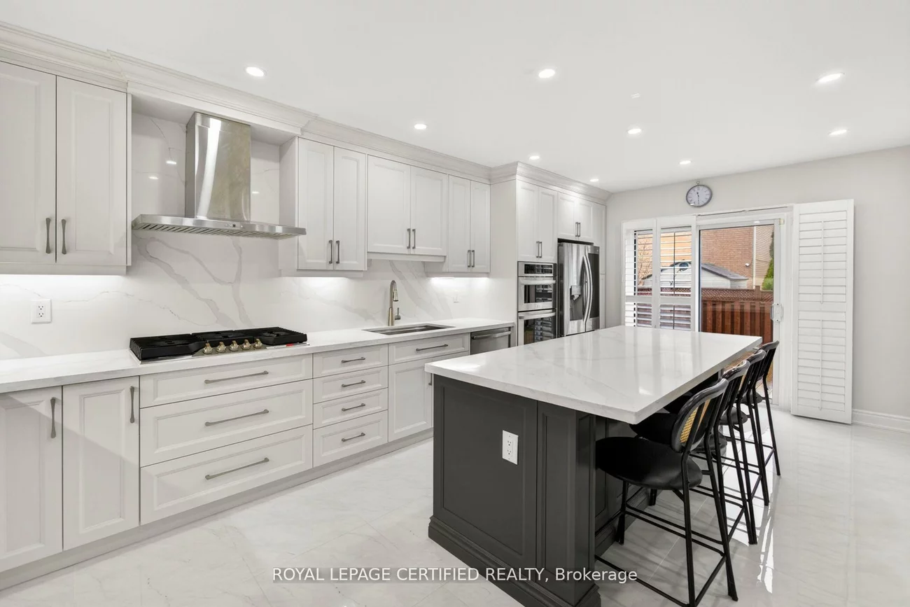 643, Garden, Meadowvale Village, Mississauga