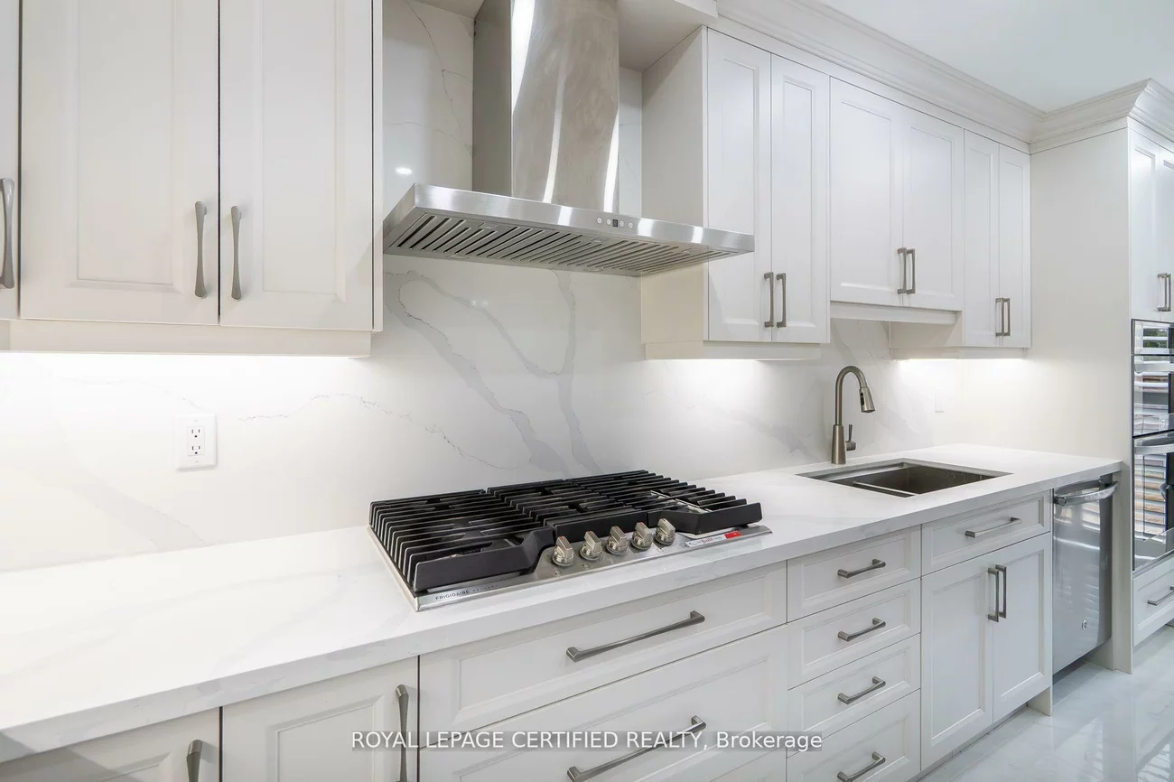643, Garden, Meadowvale Village, Mississauga