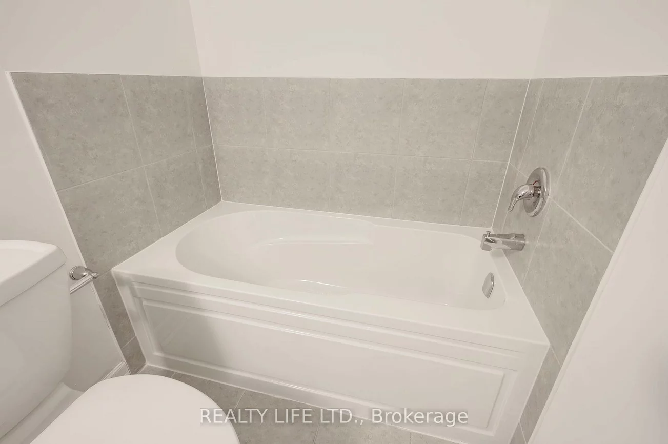 1209, Owls Head, Lakeview, Mississauga