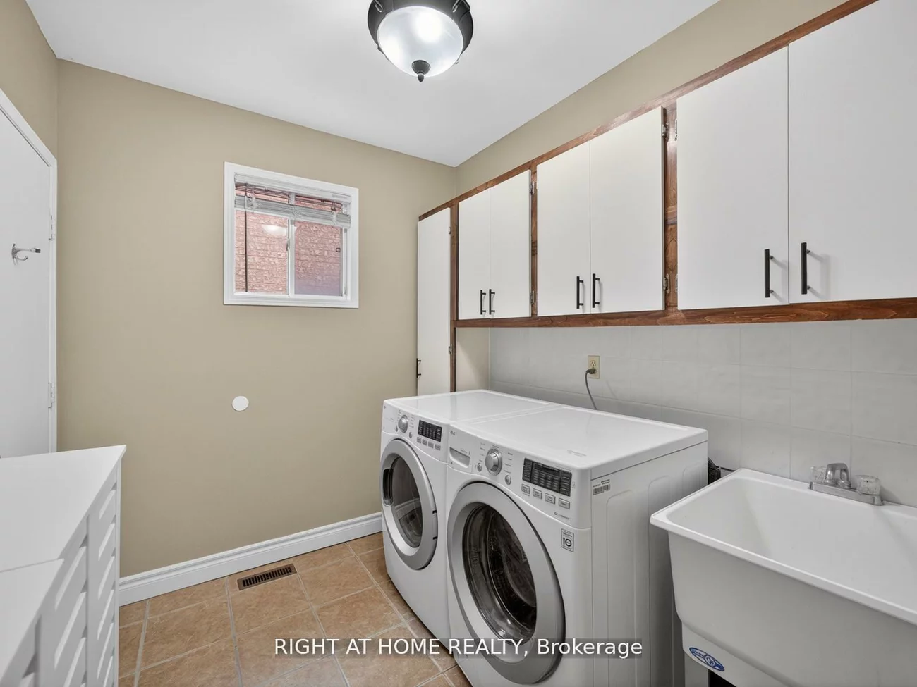 7068, Rosehurst, Lisgar, Mississauga