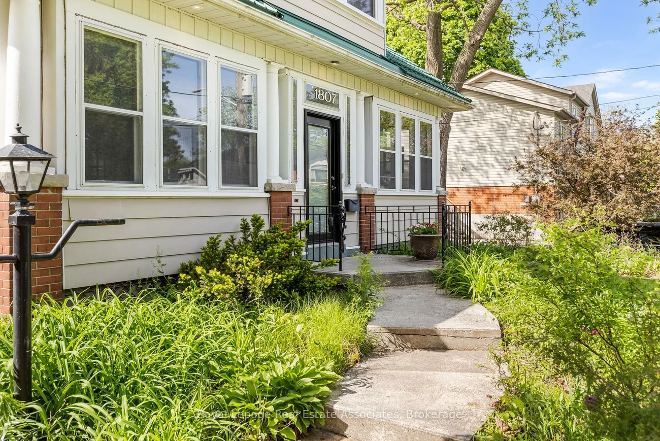 1807, Balsam, Clarkson, Mississauga