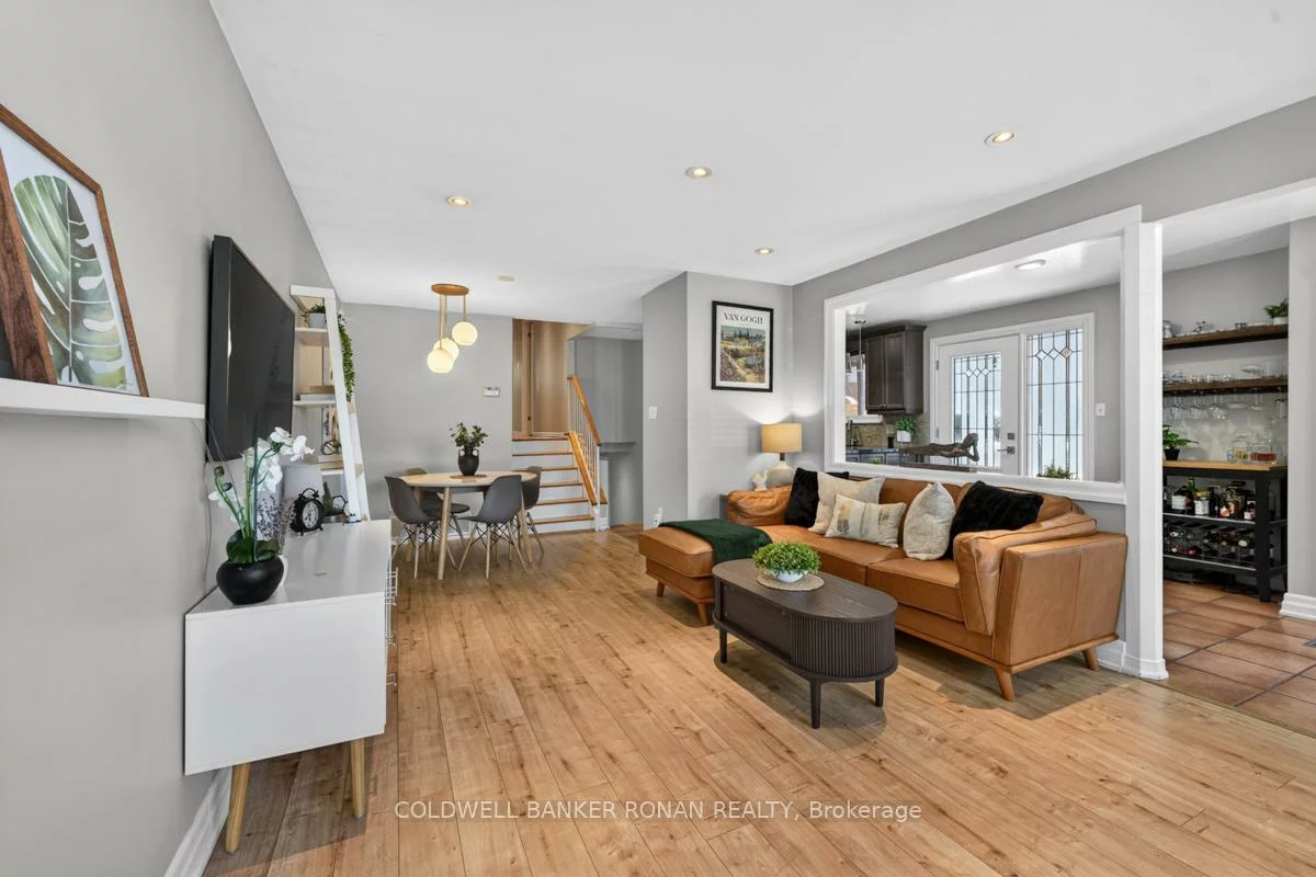 319, Thrace, Cooksville, Mississauga