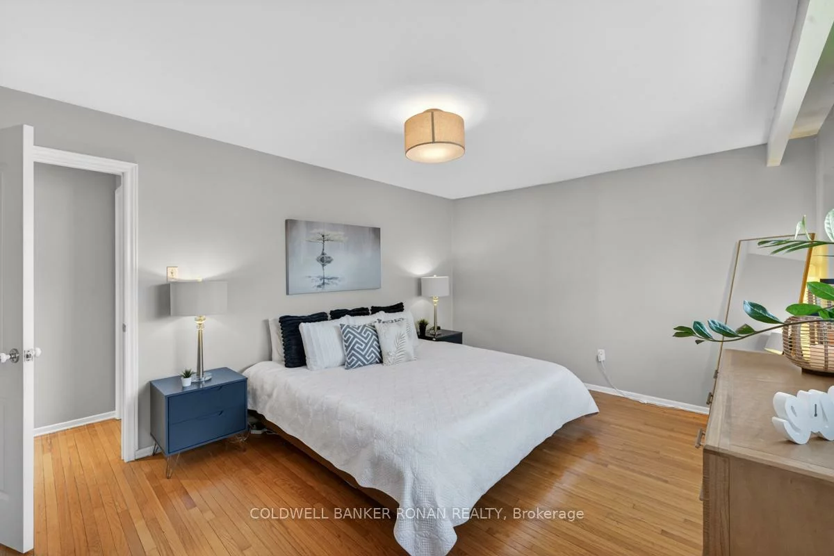 319, Thrace, Cooksville, Mississauga
