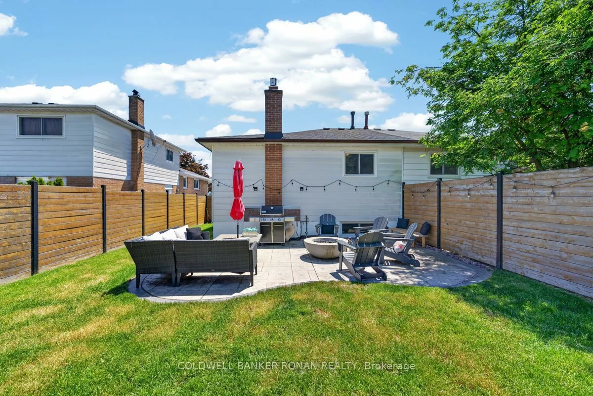 319, Thrace, Cooksville, Mississauga