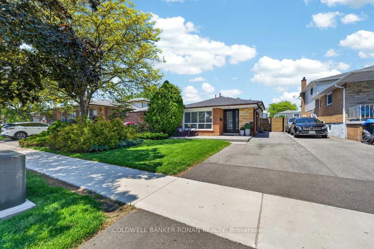 319, Thrace, Cooksville, Mississauga