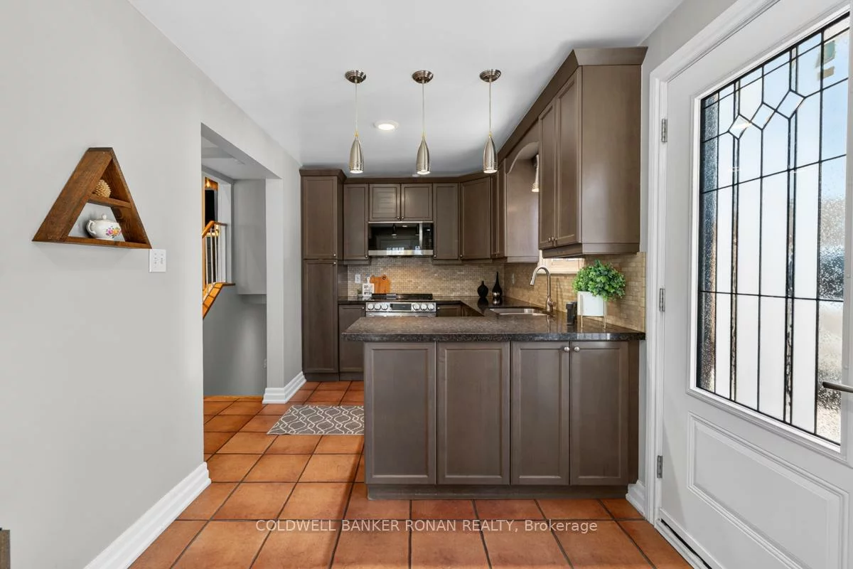 319, Thrace, Cooksville, Mississauga