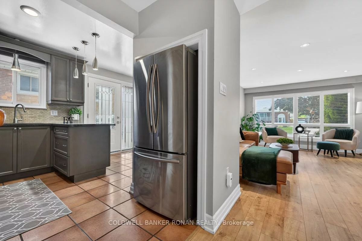 319, Thrace, Cooksville, Mississauga
