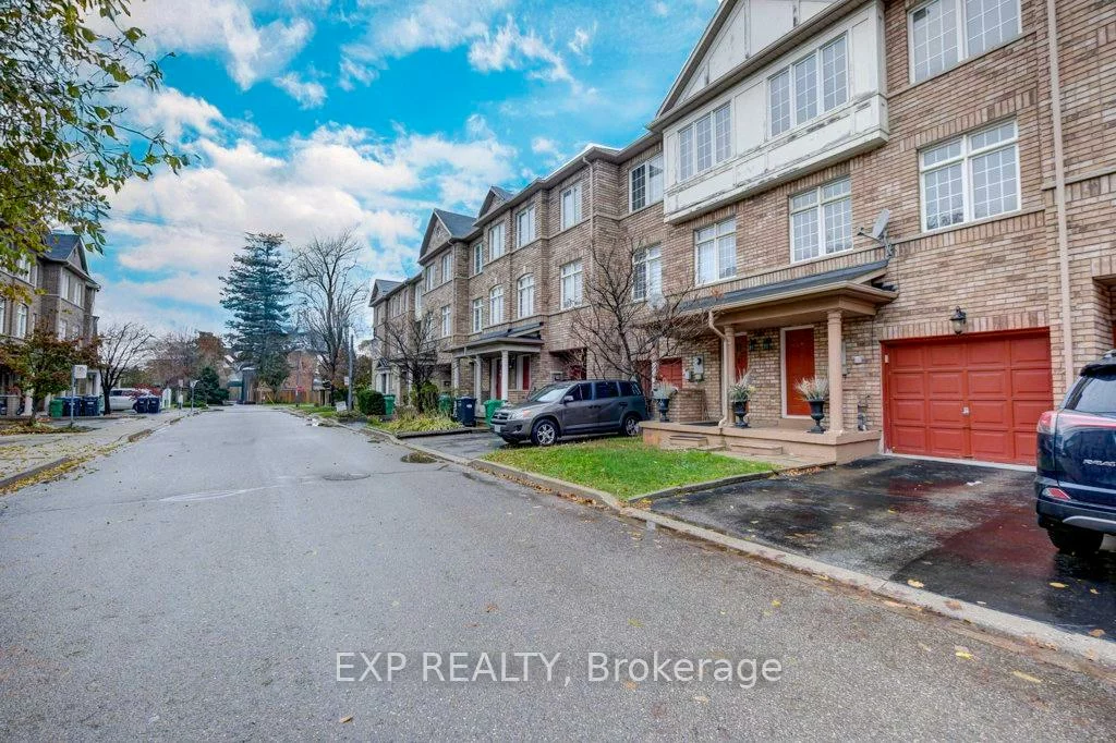 7035, Rexwood, Malton, Mississauga