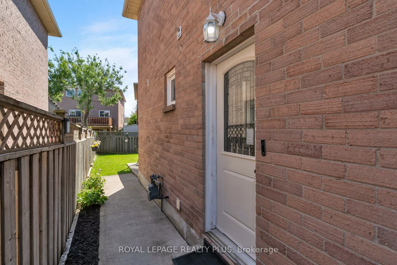 5229, Palomar, Hurontario, Mississauga