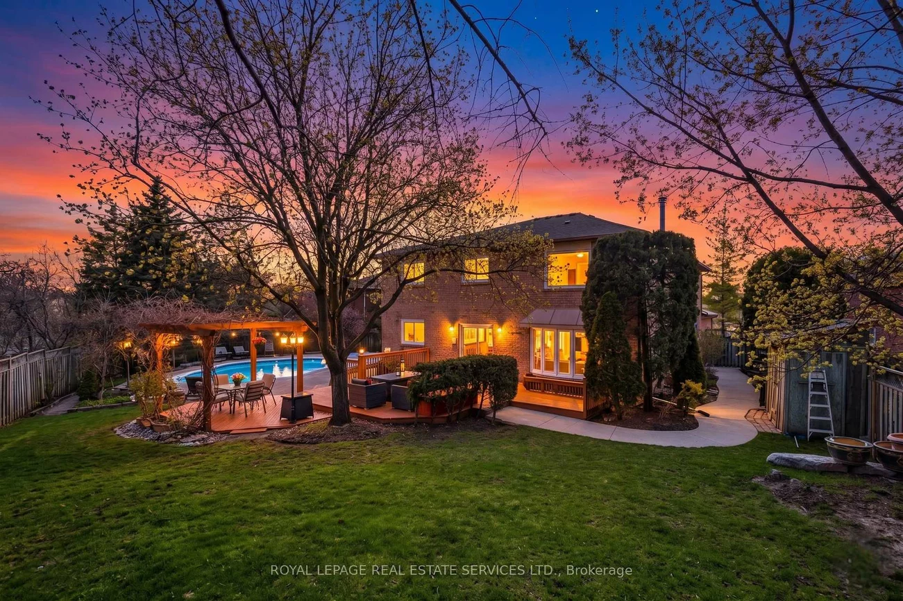 4330, Spinningdale, East Credit, Mississauga