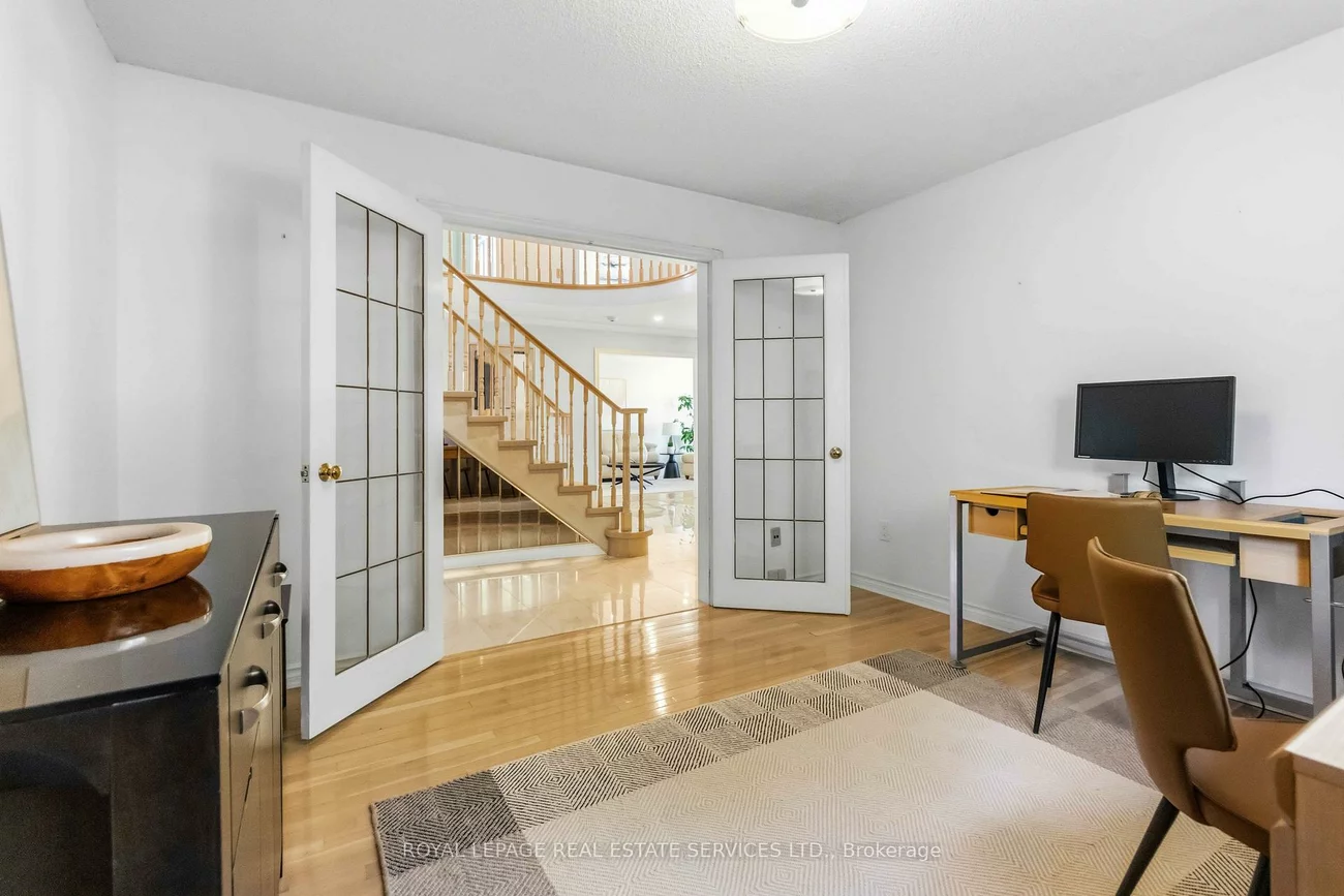 4330, Spinningdale, East Credit, Mississauga