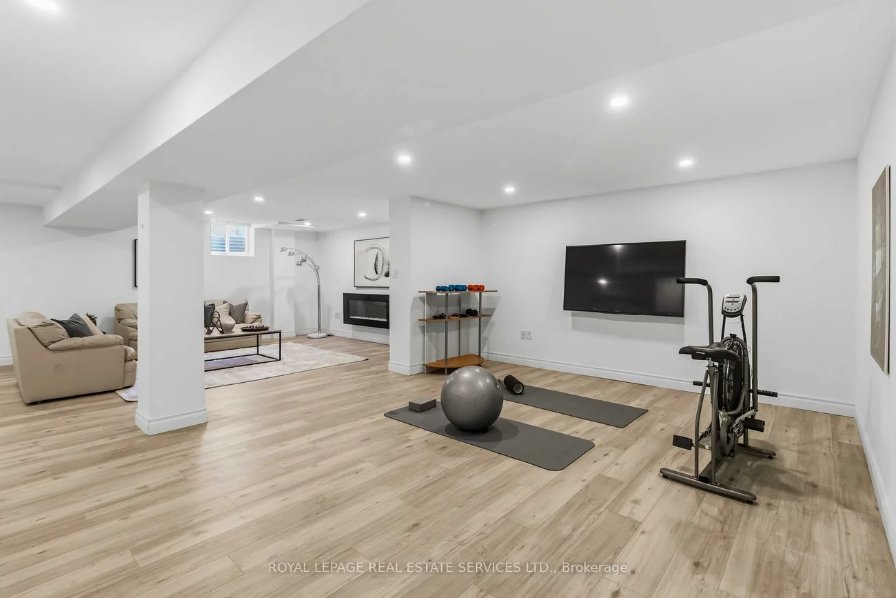 4330, Spinningdale, East Credit, Mississauga