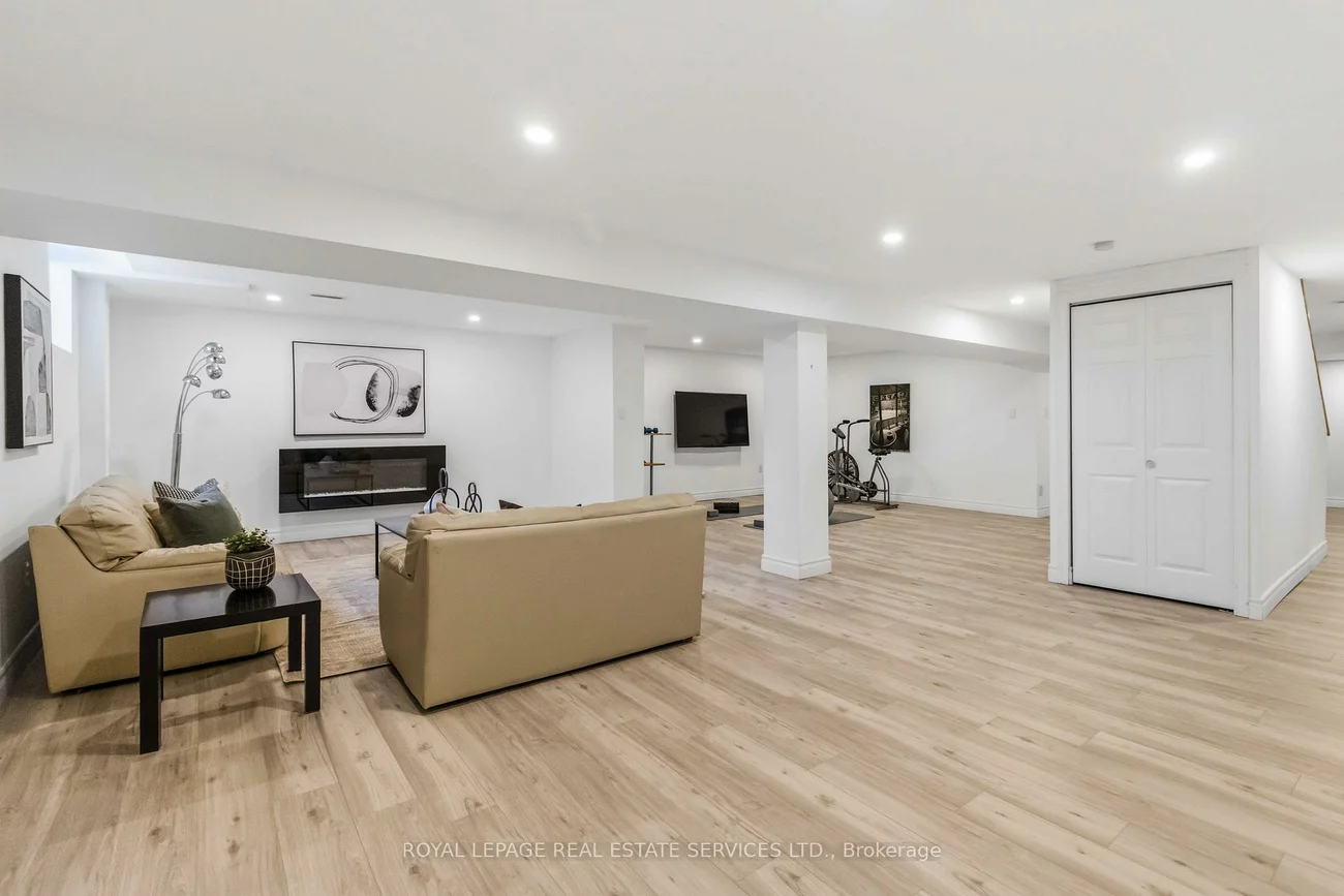 4330, Spinningdale, East Credit, Mississauga