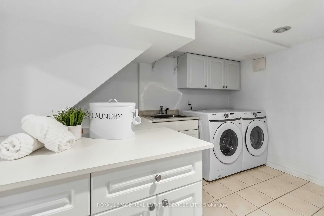 4330, Spinningdale, East Credit, Mississauga