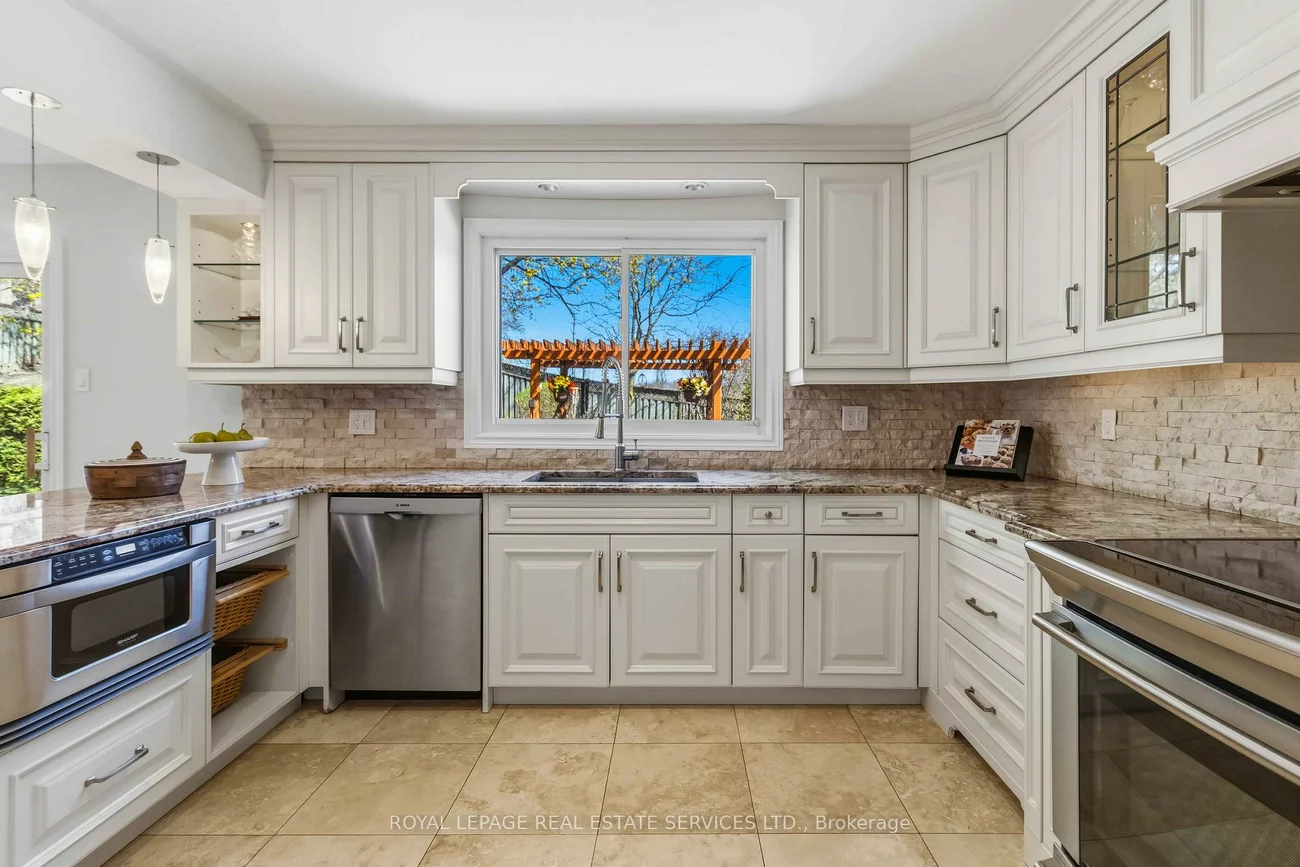 4330, Spinningdale, East Credit, Mississauga