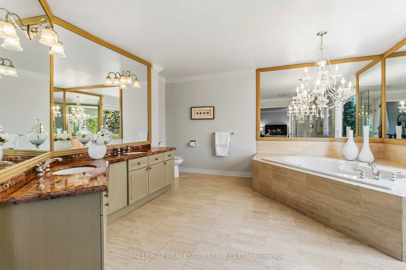 4330, Spinningdale, East Credit, Mississauga