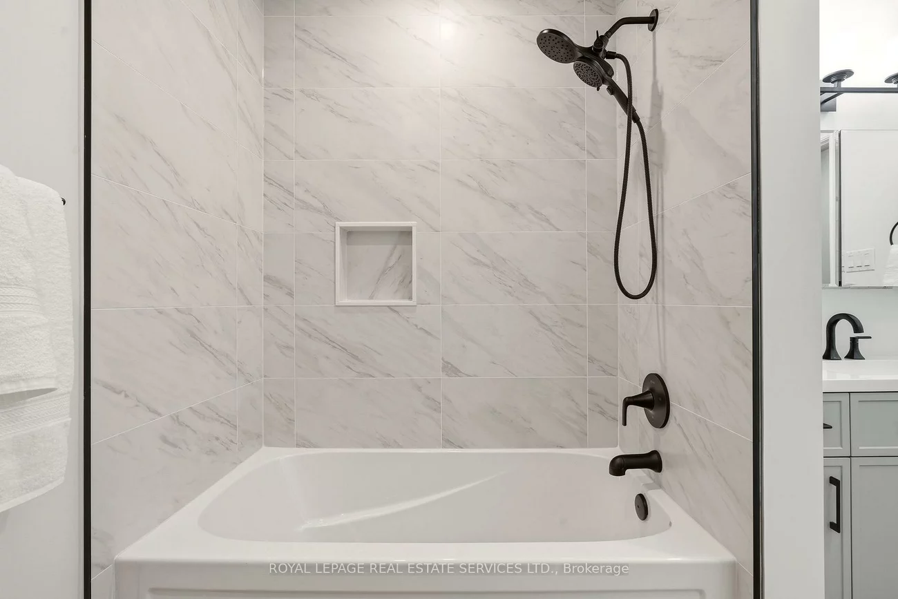 3454, Oakglade, Erindale, Mississauga