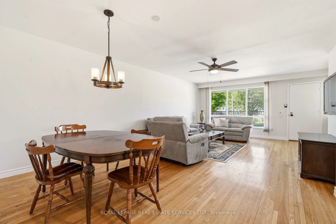 3454, Oakglade, Erindale, Mississauga