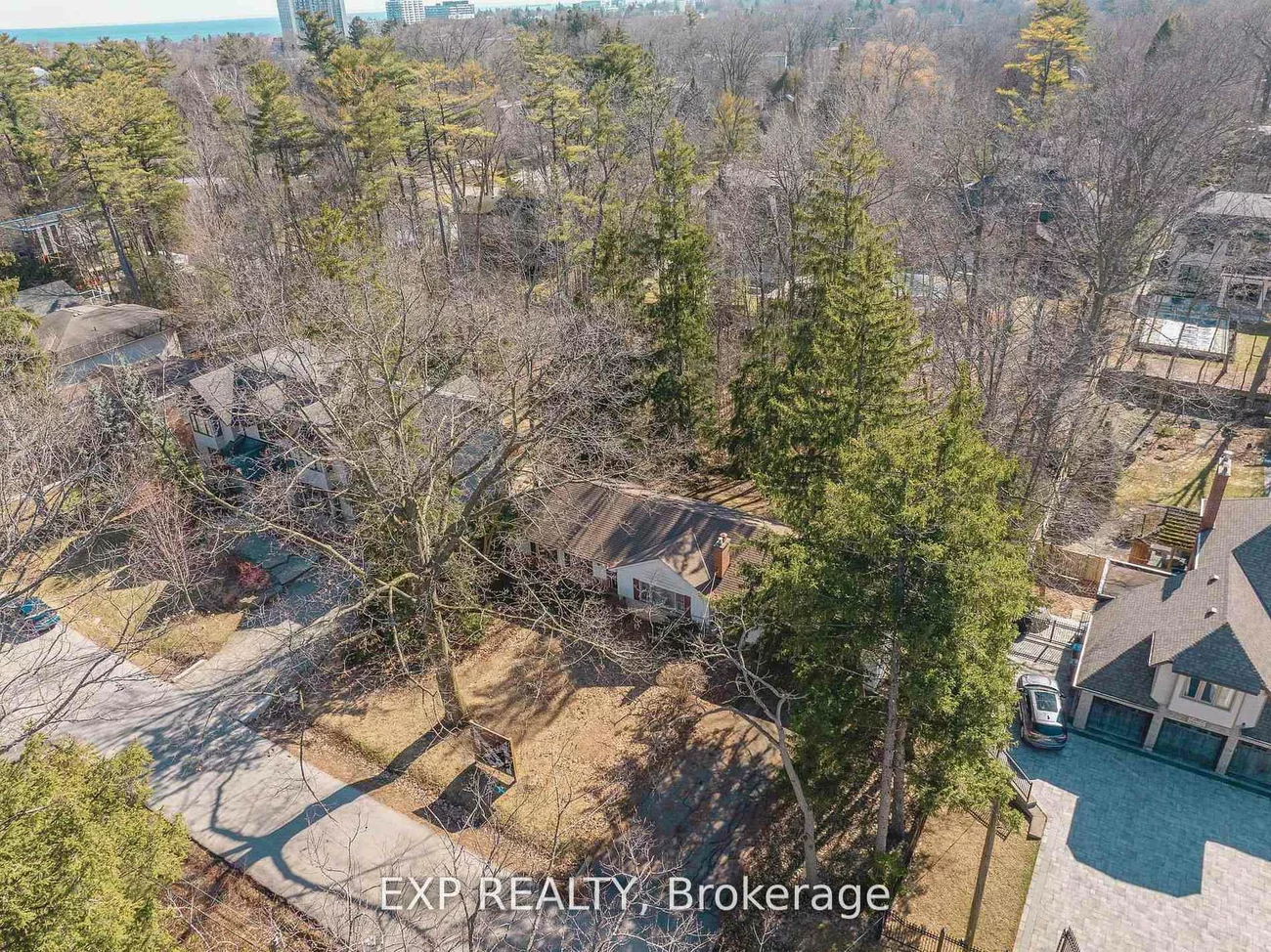 1252, Mona, Mineola, Mississauga